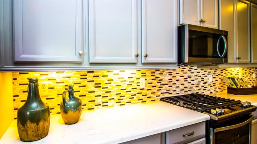 Picking the Right Under Cabinet Lighting for Your Home